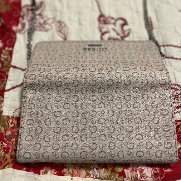 Guess Wallet - Picture 6 of 16